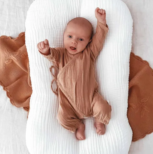 The Mompany Kimono Onesie romper tan katoen
