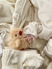 Konges Sløjd Elu Beanie babymuts antique white biokatoen