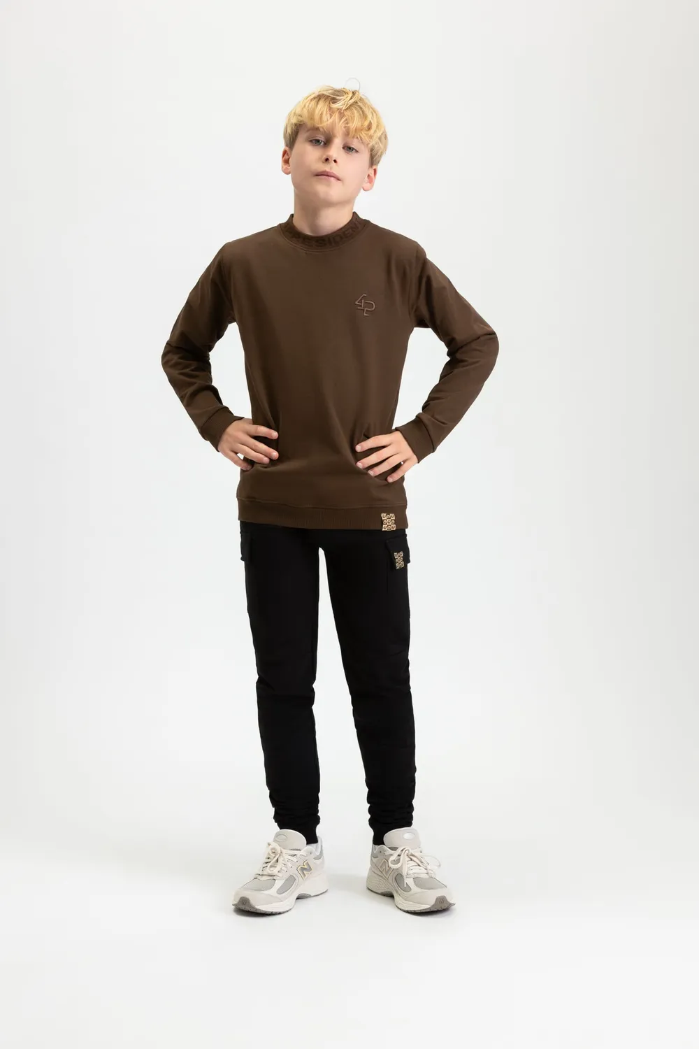 4PRESIDENT Angelo Brown sweater jongens opstaande kraag