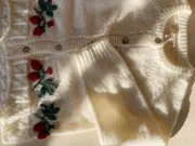Konges Sløjd Minia Vestje Bright White wolmix borduursel