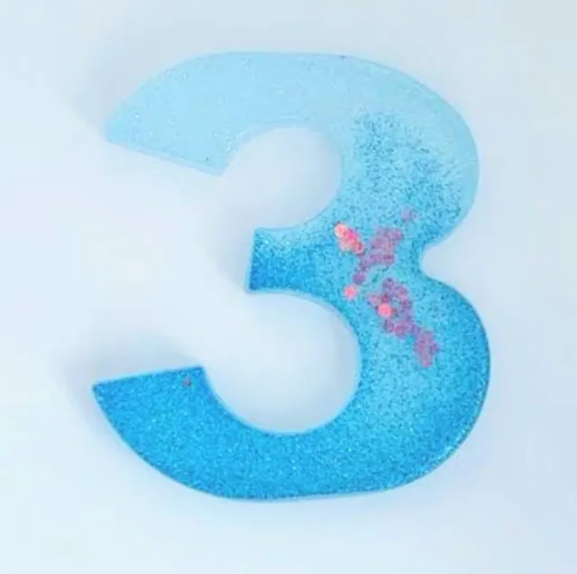 The Mompany Feestbeest Verjaardagscijfer 4 bedel blauw