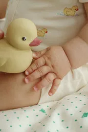 Konges Sløjd Duck Bath Toy badeendje straw babyveilig