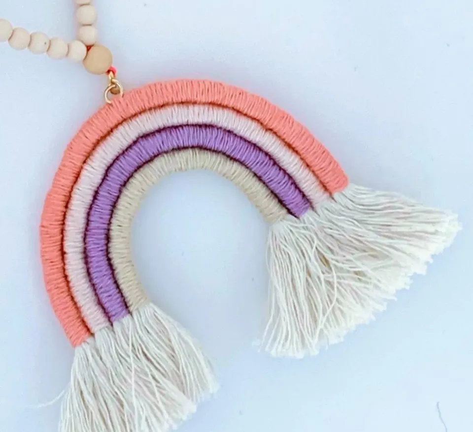 The Mompany Feestbeest Regenboog bedel abrikoos