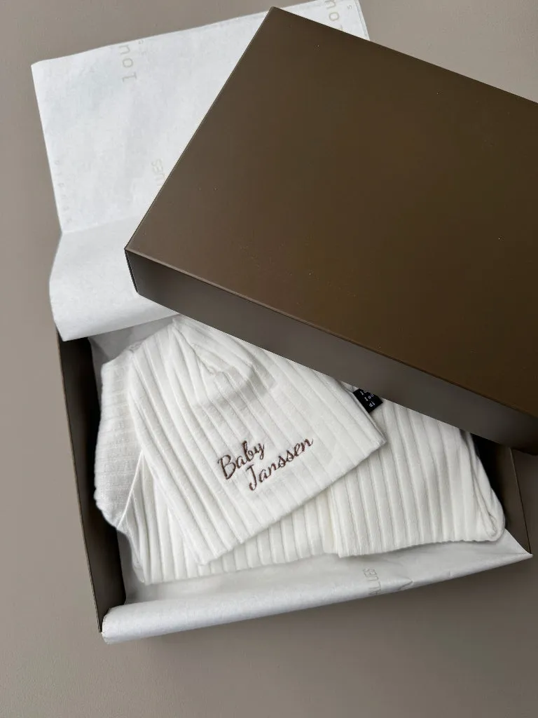 Louloúdi Giftbox luxe baby essentials medium beige